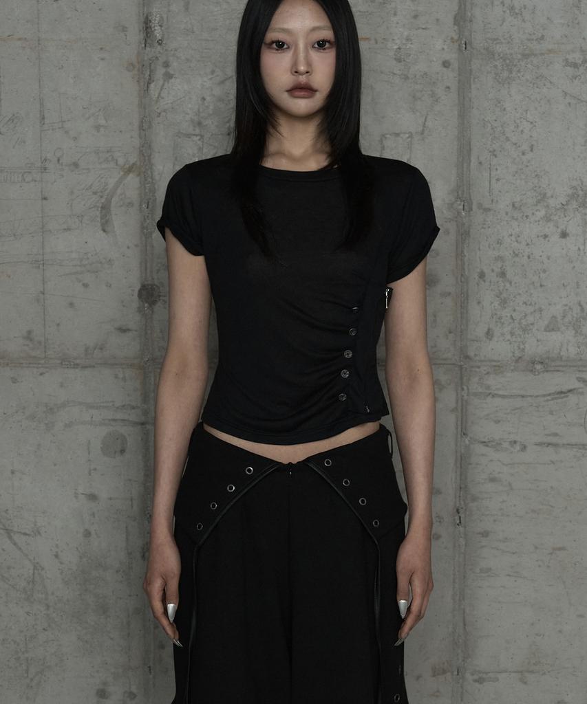 ETRE AU SOMMET Drape Pintuck Zipper Roll-Up Short Top (Black)