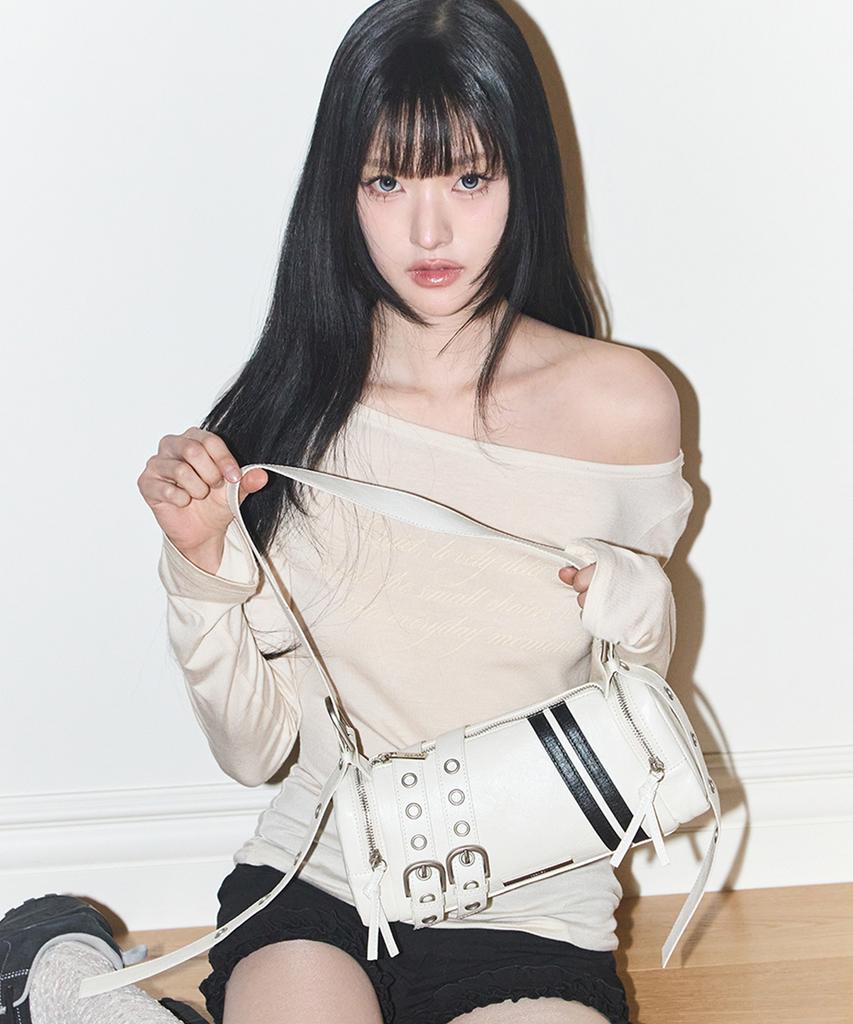 Illigo Line Buckle Cylinder Bag White