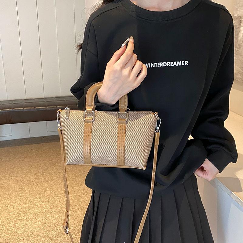 

Популярная в этом году женская сумка большой вместимости 2025 новая модная текстурированная сумка через плечо летняя универсальная сумка-тоут для поездок на работу хаки