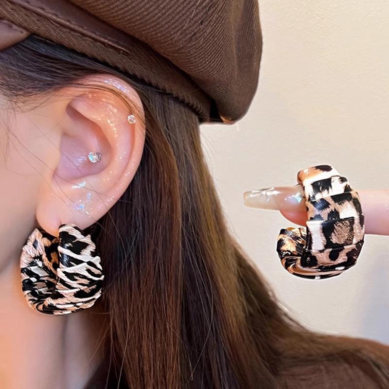 

2025 Вишуканий Нішевий Дизайн Прості Розкішні Сережки для Жінок - Висококласні Універсальні Сережки-Пусети