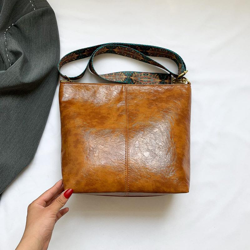 Trendige Bucket Bag mit großem Fassungsvermögen 2025 Sommer neue Tasche Damenmode einfache Schultertasche lässige Pendler-Damentasche