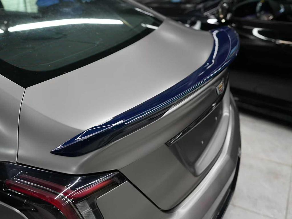Langyu V-Style Dry Carbon Rear Spoiler for Cadillac CT5 Black Wing