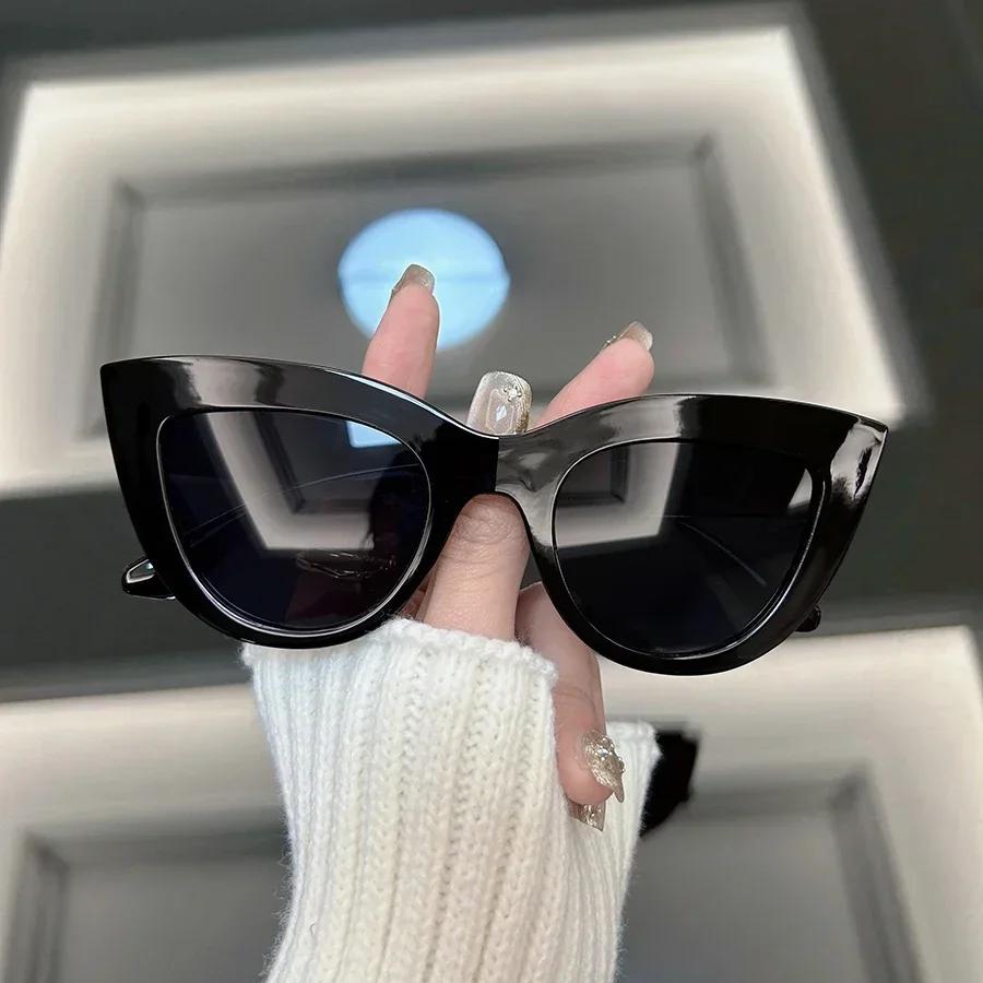 Retro Classic Square Sunglasses For Women Men Stylish Minimalist Female Male Fashion Glasses