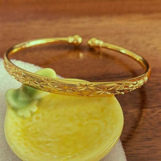 Позолоченный женский браслет-манжета со звездочками и световыми бусинами - Высококачественная модная открытая манжета