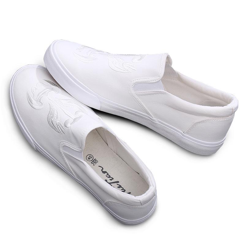 Chinese Style White Sneakers Men Embroidery Casual Shoes Slip on Canvas Shoes Men Loafers Comfortable Vulcanized Shoes