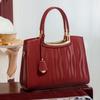 Middle-aged women's mother's bag, elegant handbag for weddings, high-end large-capacity red bag for mother-in-law at the wedding