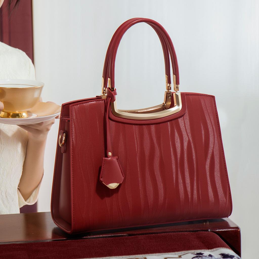 Middle-aged women's mother's bag, elegant handbag for weddings, high-end large-capacity red bag for mother-in-law at the wedding