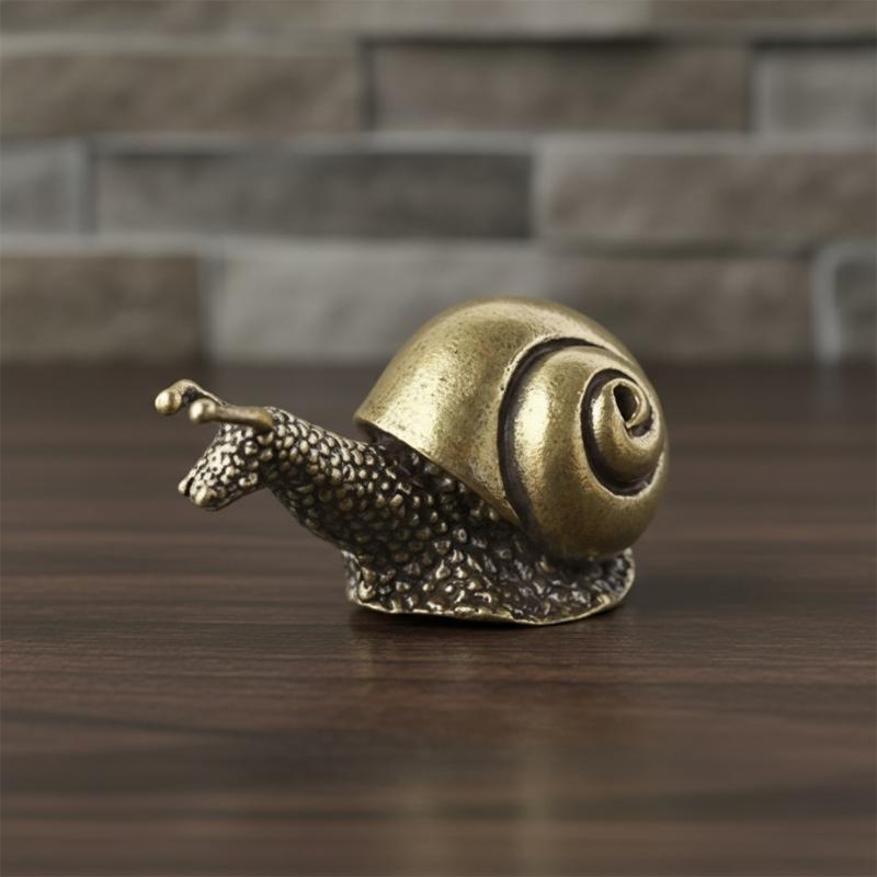 Distressed Finish Miniature Snail Figurine Handmade Alloy Art Decors For Teas Pet Desk Accessories Home Decoration Gift