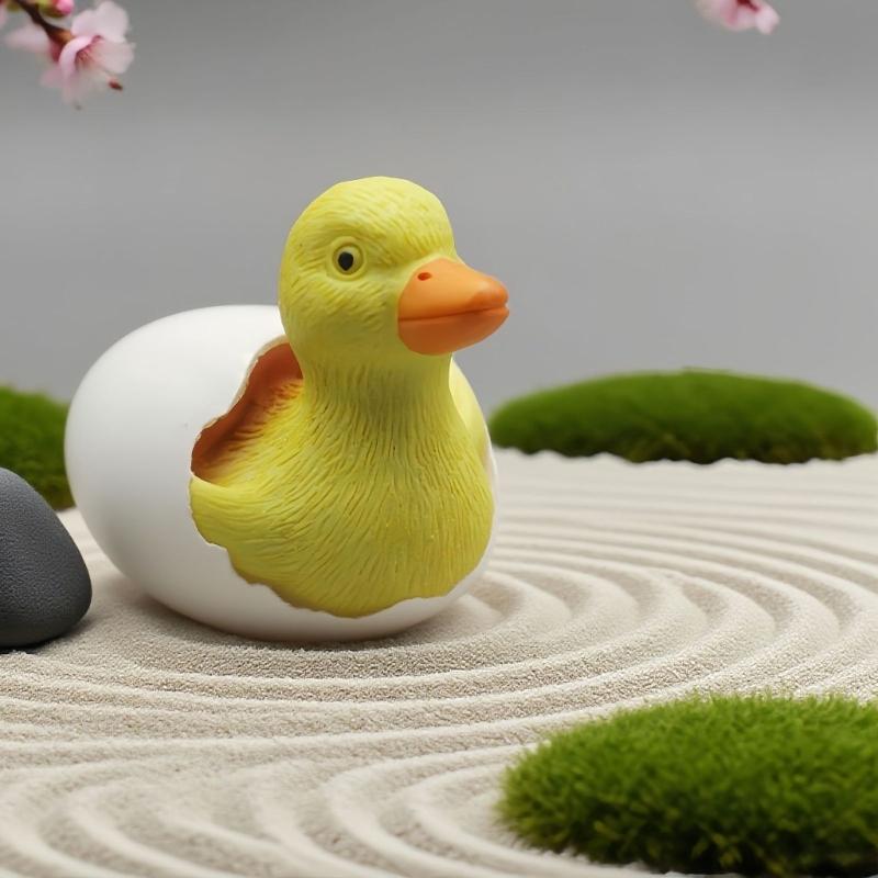 Simulation Resin Duck Statue Figurine with Hatching Design For Decorating Living Room Patios And Garden Landscape