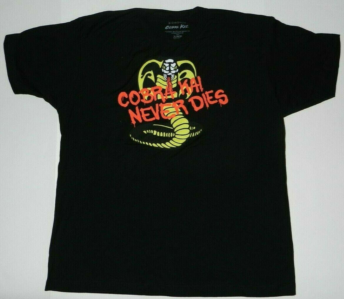 26 The Karate Kid Movie Cobra Kai Never Dies T-Shirt Unisex T-Shirt M