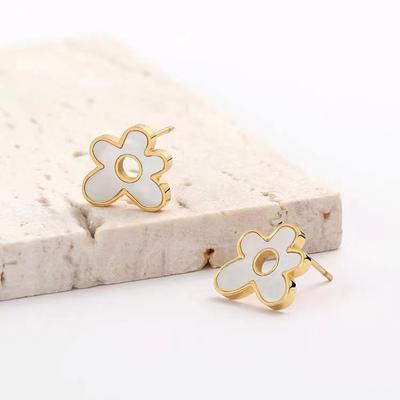 Flower Stud Earrings Female Simple Korean Version Cute Girl Dripping Oil White Flower Earrings