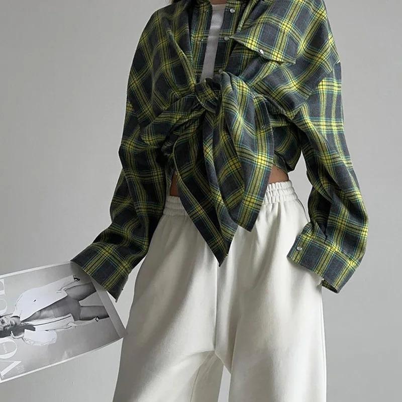 New Vintage Women Oversized Long Sleeve Plaid Shirt Blouse Tops Autumn Winter Button Down Loose Lapel Pocket Shirt Korean Style