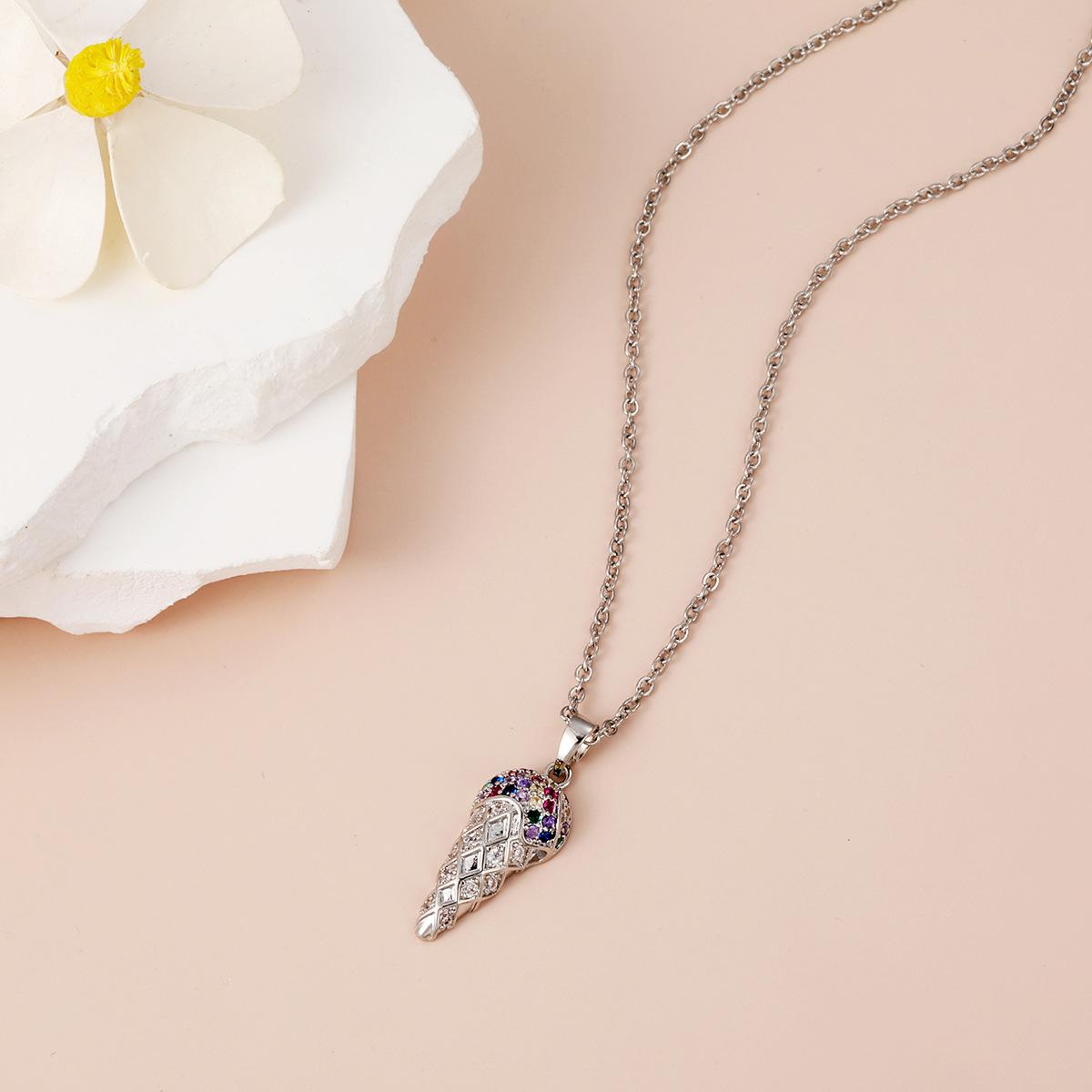 

European & American Style Christmas Ice Cream Pendant Necklace - Fashionable, High-End Clavicle Chain срібний