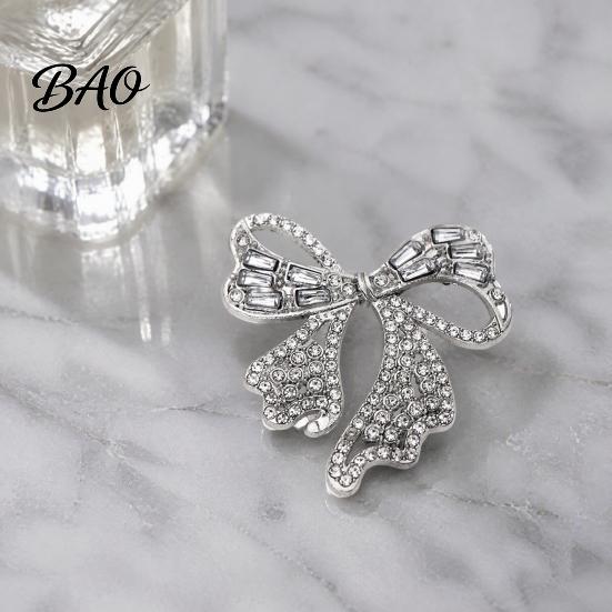 Alloy Lapel Pin Sparkling Rhinestone Bow Brooch, Mini Bowknot Shaped Bag Decoration Brooch Pin, Clothing Jewelry Accessory for Women Girls