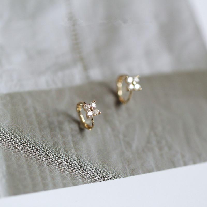 

925 Sterling Silver French Simple Pavé Zircon Flower Stud Earrings Women Light Luxury Temperament Goddess Jewelry Gift Silver
