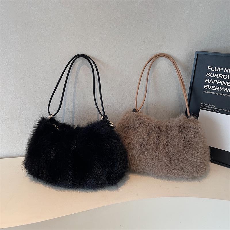Women's Large Capacity Plush Shoulder Bag - Furry Handbag for Autumn/Winter
