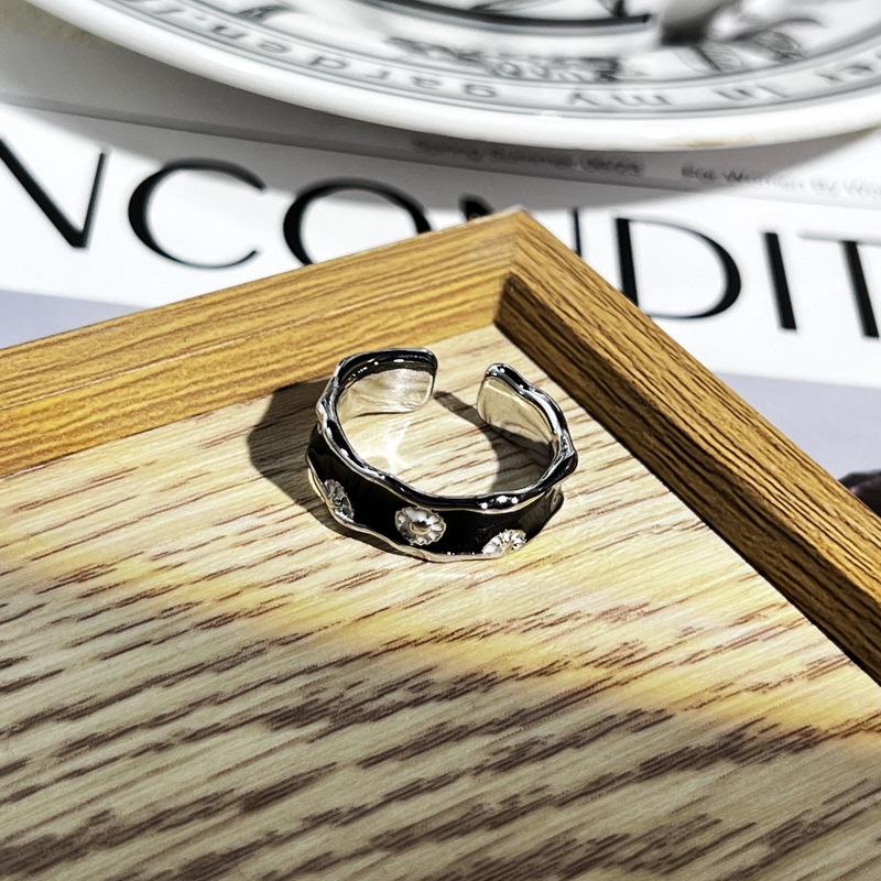 2026 Dark Wind Personality Black Drip Glaze Fashion Ring Genderless Wind Simple Niche Cold Wind Ring Resizable