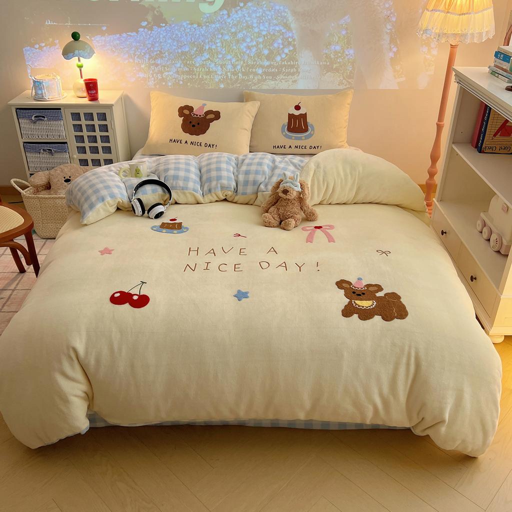 Thickened Milk Fleece Towel Embroidery Four-Piece Set 1.2M Bed Sheet Three-Piece Set, Gingerbread Small