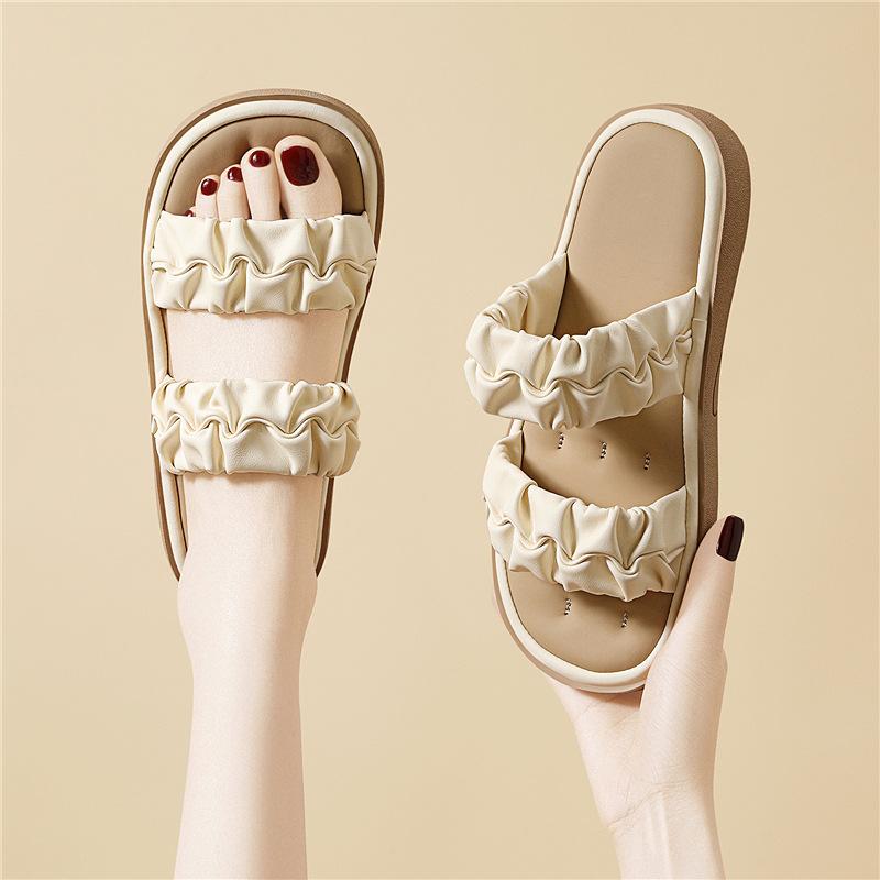 Cloud Bubbles Step On Shit Feeling Super Soft Word with Thick Bottom Beach Slippers Women's Round Head Casual Versatile Sandals Women's Summer