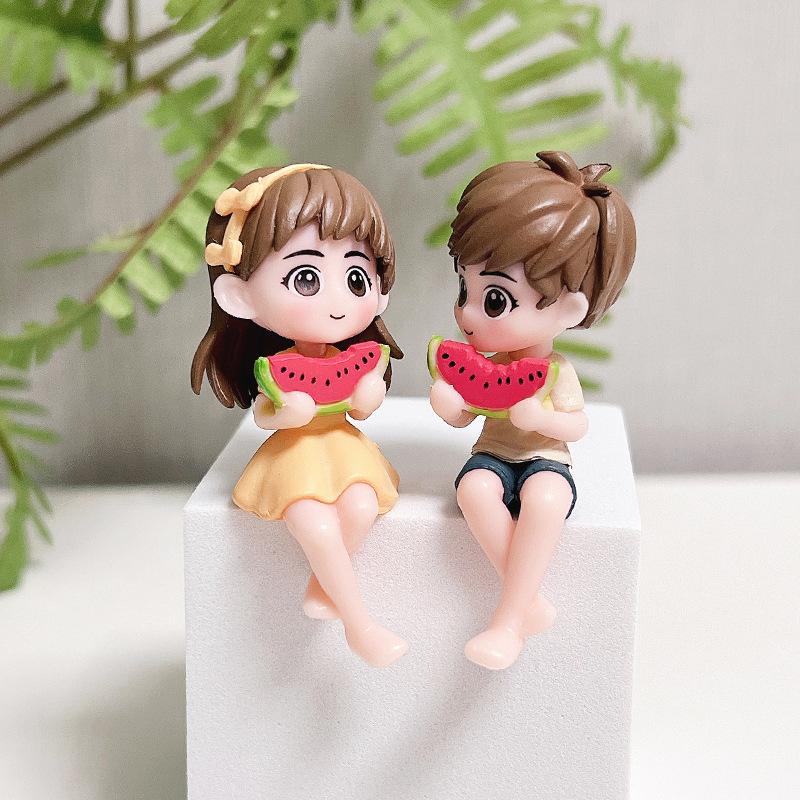 1 Paar Wassermelonen essende Figuren Paar Liebende Figuren Paar Miniatur Junge Mädchen Modell Prinzessin Fee Garten Auto Ornamente