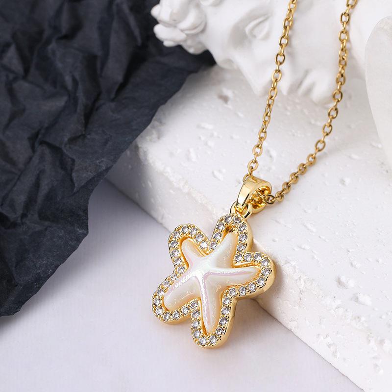Fashionable Heart Titanium Steel Necklace: Women's Clavicle Chain, Hip Hop Style, Niche Design.