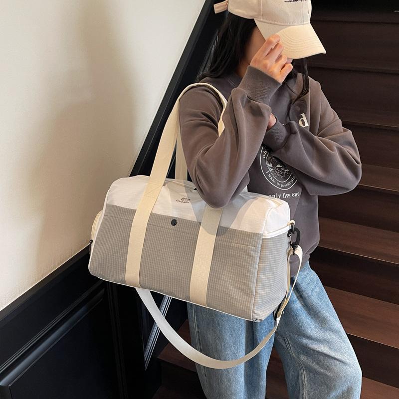 New large-capacity leisure sports fitness bag dry and wet separation storage bag simple and fashionable portable shoulder messenger bag