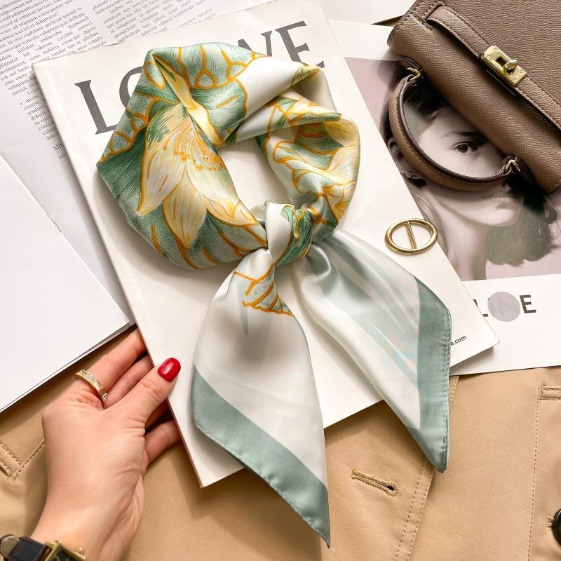 Zhang Ruonan silk scarf women's spring and summer new fashion retro accessories scarf neck high-end small square scarf