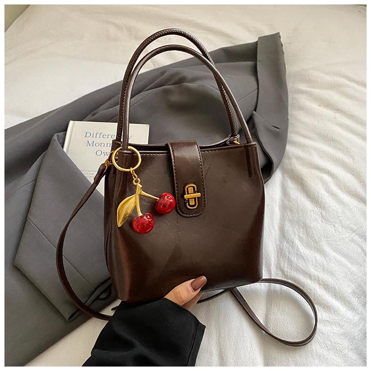 Simple Retro Small Bag Women's 2025 Autumn New Trendy Out Hand Bag Popular Shoulder Messenger Bag Bucket Bag