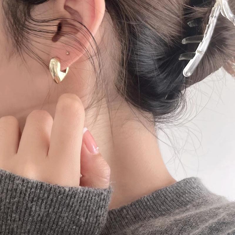 Geometric Heart Ear Buckle Hoop Earrings for Women Trendy Smooth Metal Elliptic Earring Fashion Punk Ol Earrings Jewelry Gifts