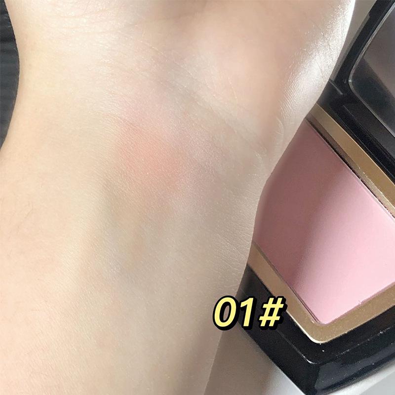 Toot Dodo Soft Yarn Revitalizing Multi-Blush & Natural Brightening Contour Palette.