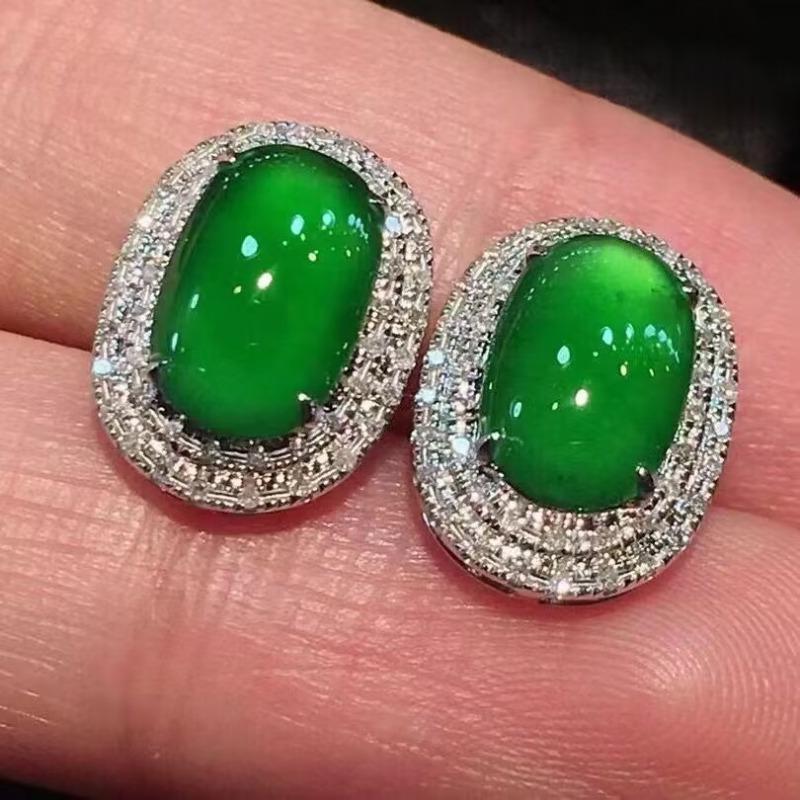 

Classic Design Natural Green Chalcedony Oval Earings Stud Crystal Shining Earrings For Women Fashion Light Luxury Jewelry
