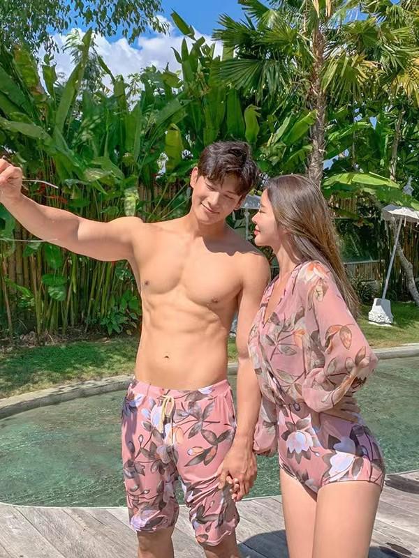 Cross-Border Conservative Couples' One-Piece Swimsuit: Slimming, Tummy-Covering Beachwear with Long Sleeves for Men & Women.