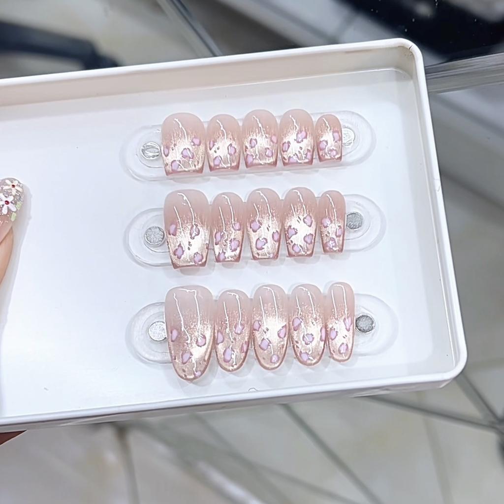 Hand-woven Armor Spring and Summer New Cat Eye Cute Leopard Print High-end Cat Eye Pure Temperament Nail Art Patch