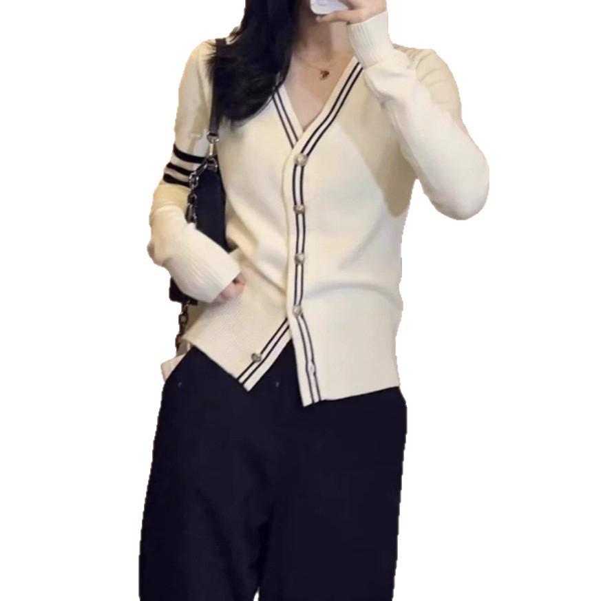 Korean Elegant V-Neck Knit Cardigan – Slim Fit, Long-Sleeved, Early Autumn Sweater for Women