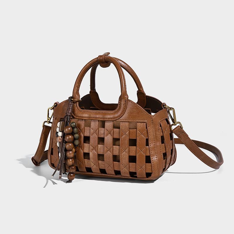 Vintage Woven 2025 Niche Design Bucket Bag Autumn New Style Basket Bag Elegant Versatile Handbag Shoulder Bag