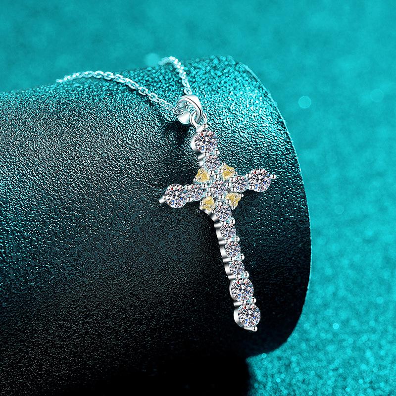 Light luxury Real Platinum PT950 Moissanite Necklace Women s Cross Contrast Color Pendant Women s High-End Jewelry белый