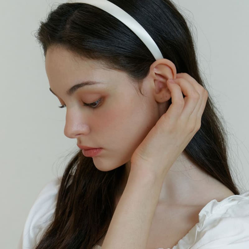 

KINDABABY белая шелковая повязка на голову white