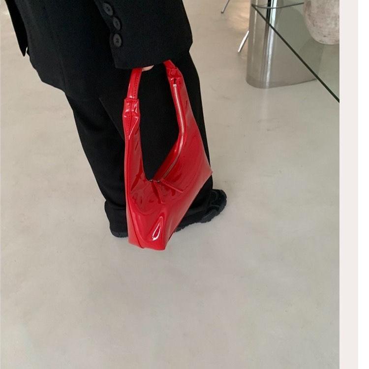 Сумка IELGY в стиле ретро в форме полумесяца — фото 6