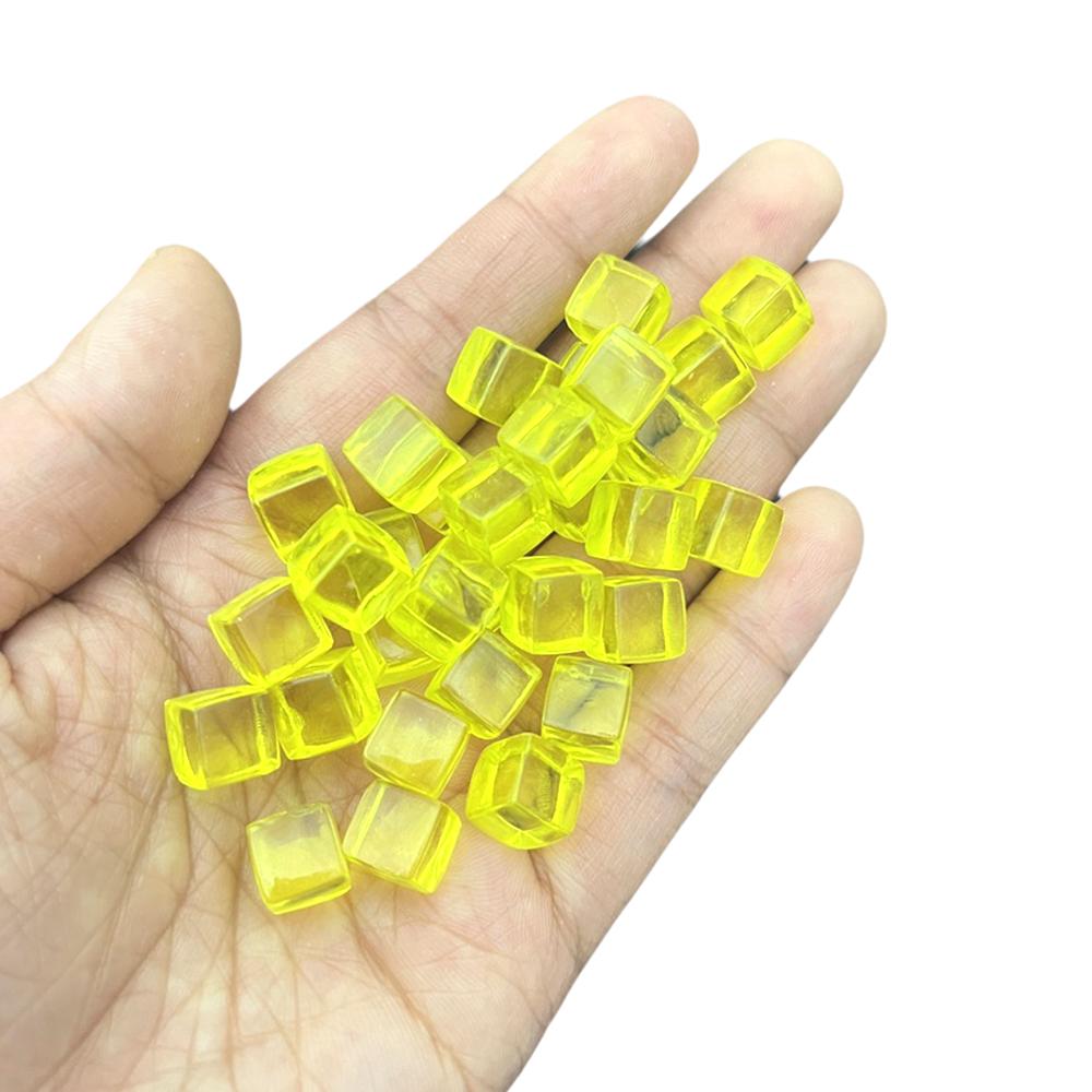 100 Stück Set 8mm Transparenter Würfel mit eckigen Kanten Bunt Klar Einfarbig Würfel Schachfigur Rechter Winkel Für Brettspiel