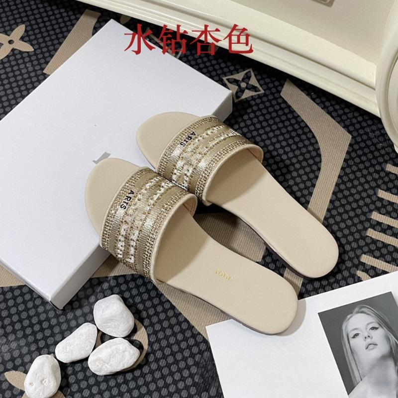 Spring Rhinestone Embroidery with Slippers Women Wear Beach Shoes Sheepskin Flat Sandals