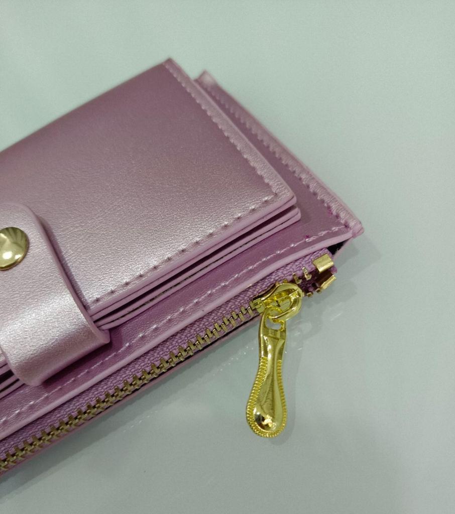 HAITAO Women's Pearlescent Korean Wallet: Compact Zipper Bag with Multi-Card Slots and Coin Purse.