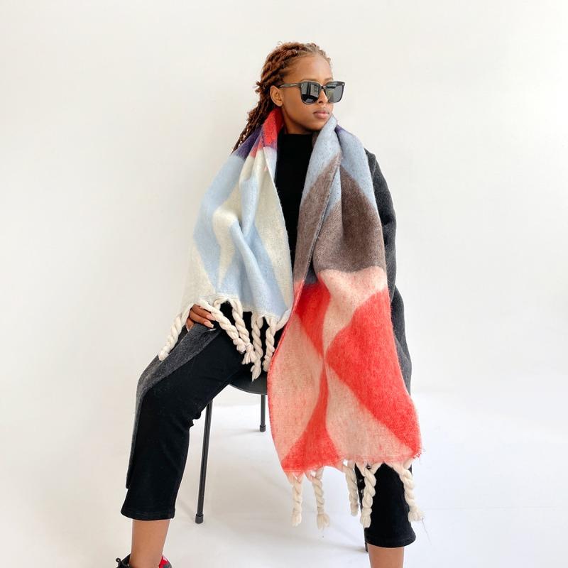 

Classic geometric triangular seahorse hair scarf women s winter warmth advanced sense hand-rubbed beard long fringed scarf 47*230cm