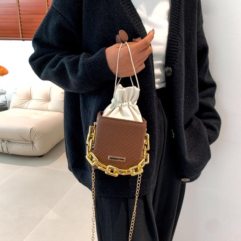 Stylish Modern Bucket Bag For Women In Trendy Colors Perfect For Daily Use