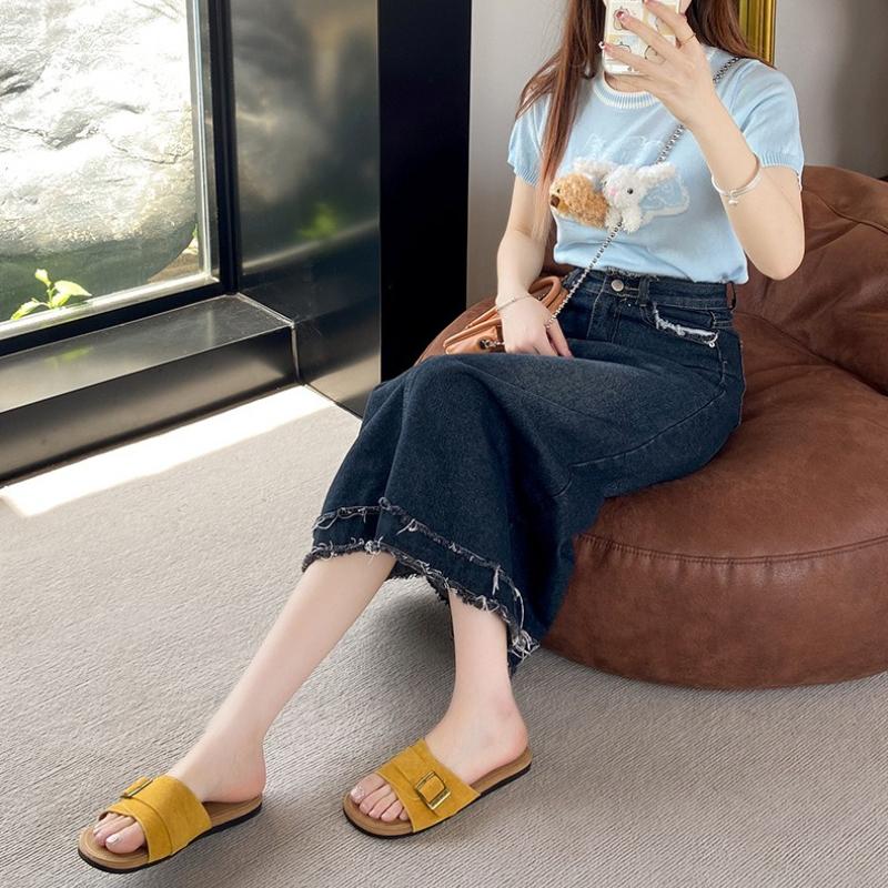 2025 Retro Women's Sandals Soft-soled Non-slip Wear-resistant Flat Shoes Fashion Metal Buckle Outdoor Comfortable Beach Shoes