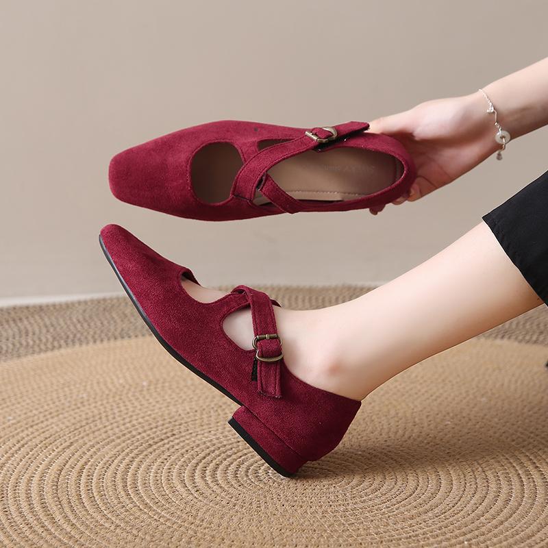 Chaussures simples Mary Jane à talons bas tendance 2024 Imprimé léopard Chaussures pour femmes Flock Ballerines plates peu profondes Boucle croisée Semelle souple peu profonde