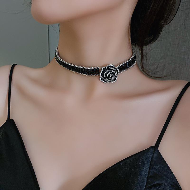 Black Camellia Drop Glaze Inlaid Light Luxury Clavicle Chain Bracelet Set