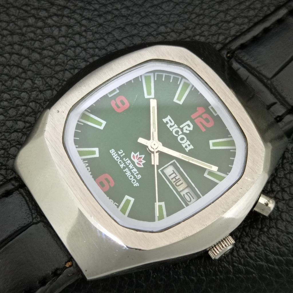 VINTAGE RICOH R31 AUTOMATIC JAPAN MENS GREEN COLOR DIAL WATCH A708204-1