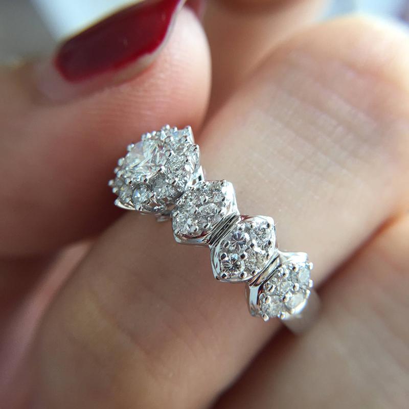 Nový temperamentný Sladké dámske svadobné obrúčky s oslnivými bielymi kubickými zirkónmi v novom štýle Dámske módne zásnubné šperky