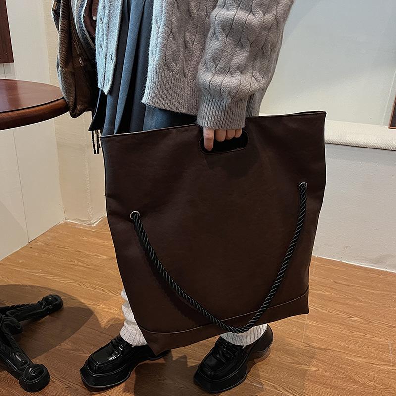 Retro Soft Leather Large-capacity Tote Bag Women's New Commuter Simple Large Bag Student Class Shoulder Messenger Bag