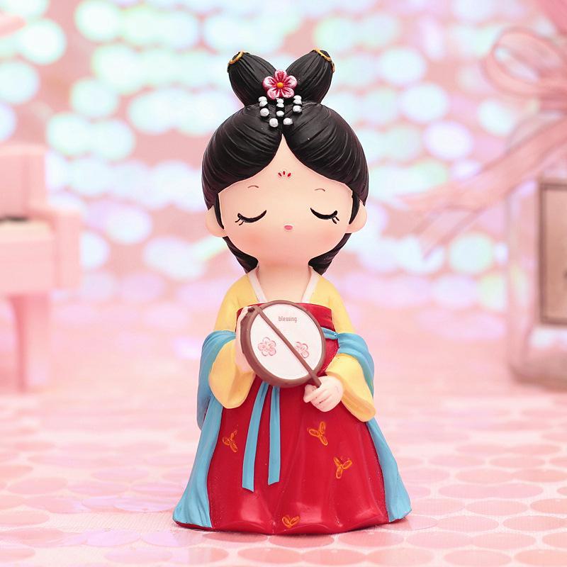 Creative Tang Dynasty Style Lucky Charm Phone Holder: Exquisite Resin Ornament